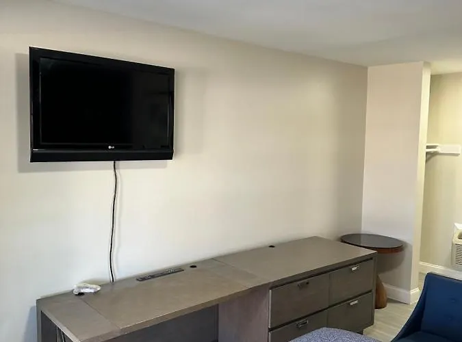 Economy 7 Inn Hampton